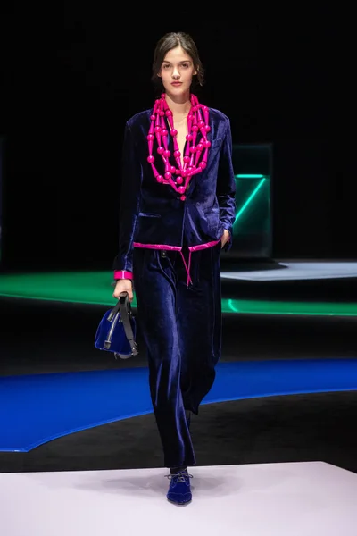 Look 74